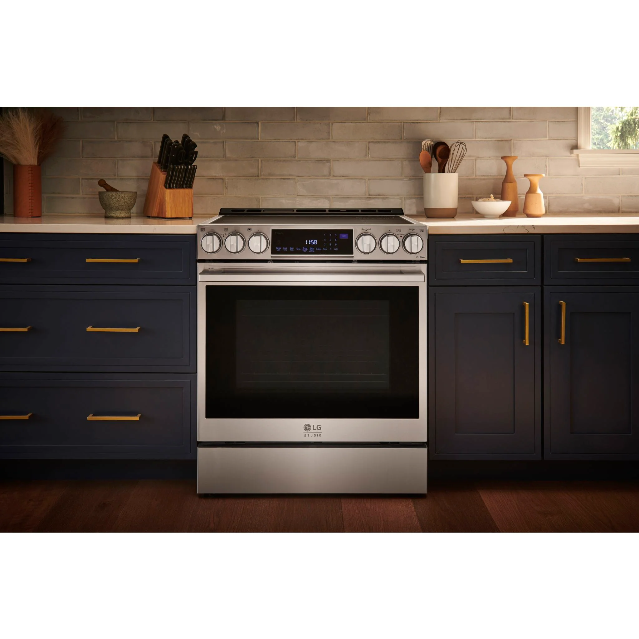 LG Studio 6.3 cu. ft. InstaView® Induction Slide-in Range with Air Fry and Air Sous Vide - Stainless (LSIS6338F) - Image 20