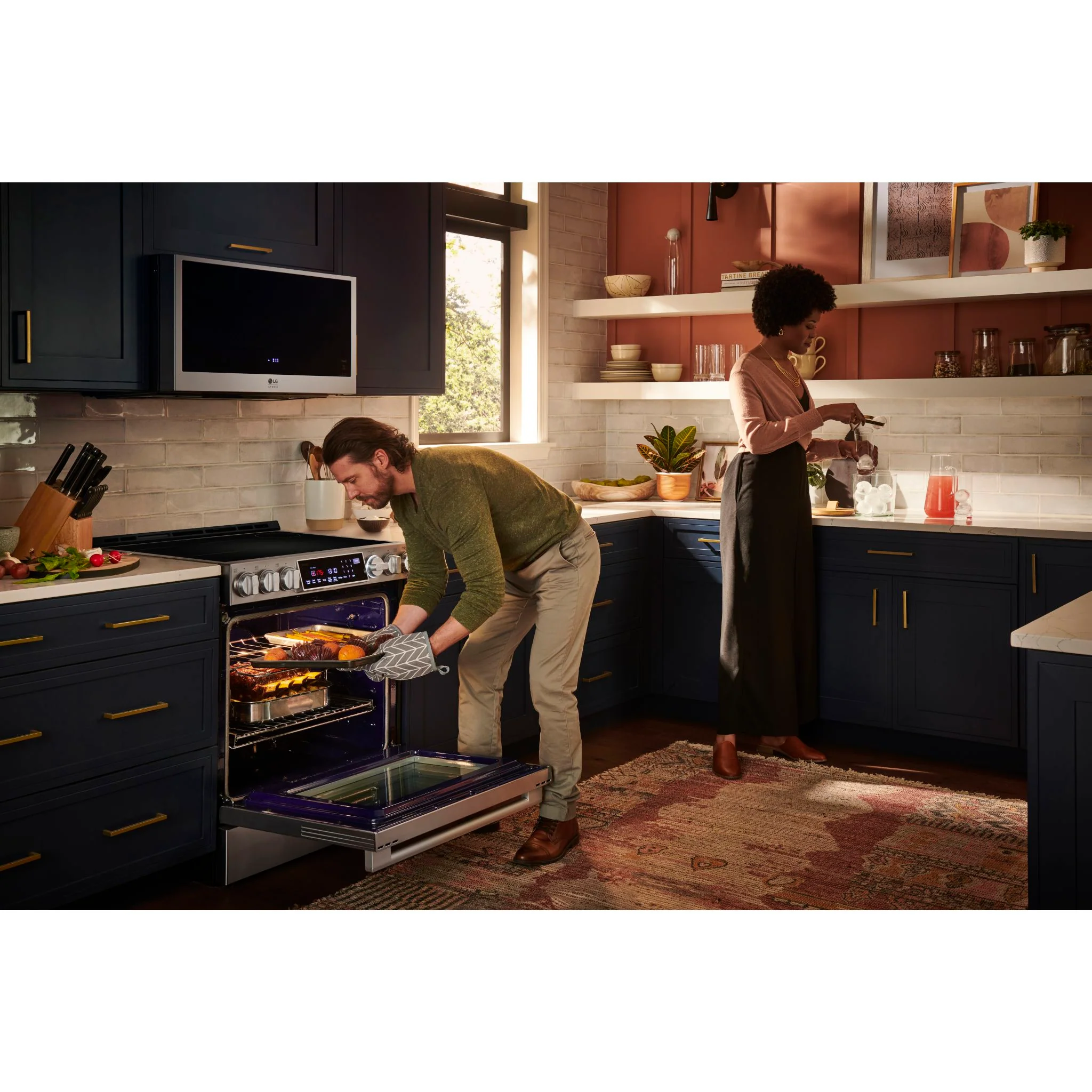 LG Studio 6.3 cu. ft. InstaView® Induction Slide-in Range with Air Fry and Air Sous Vide - Stainless (LSIS6338F) - Image 22